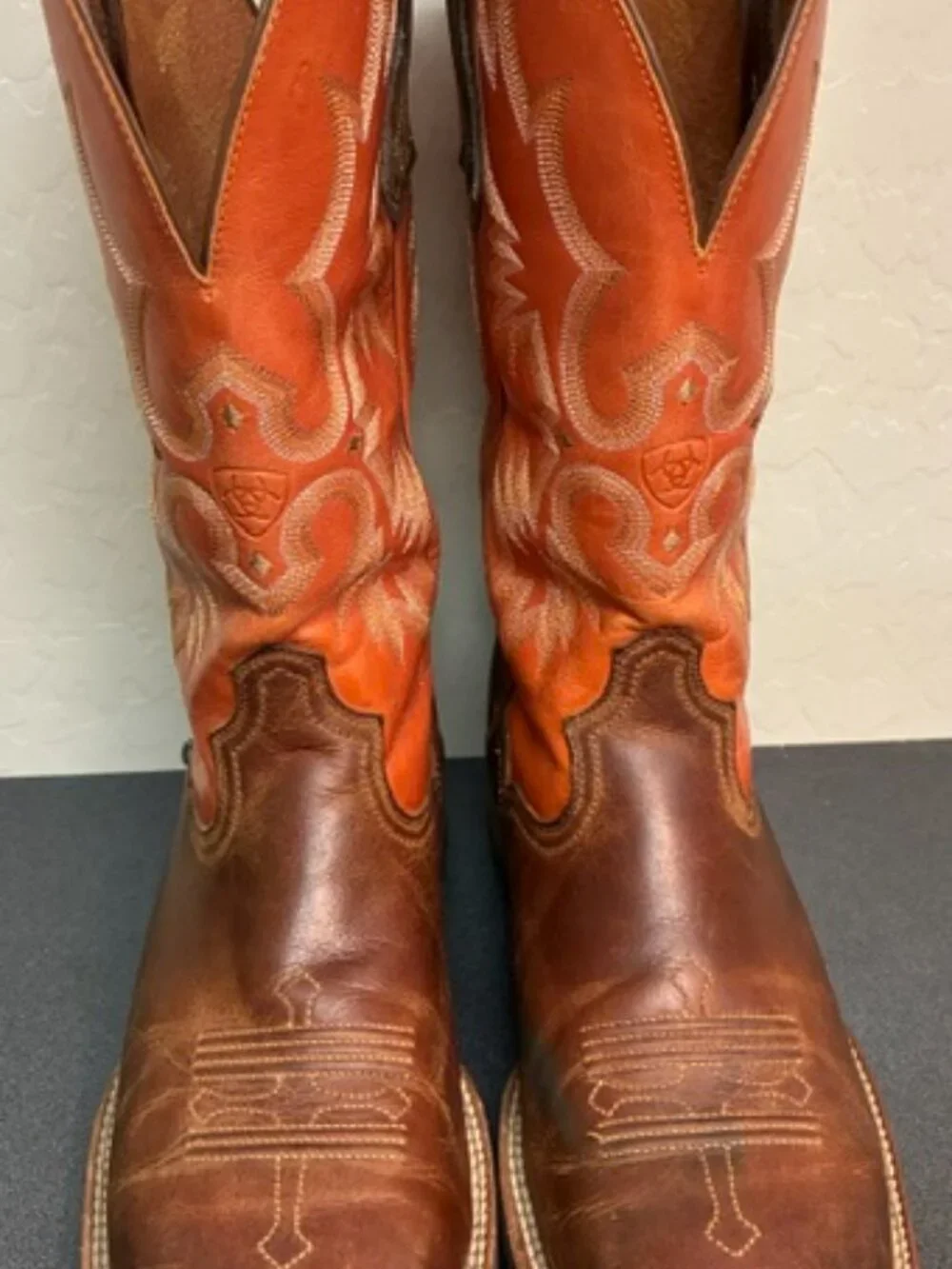 Ariat Men's 9.5D Western Cowboy Boots Leather Upper Square Toe 10014023